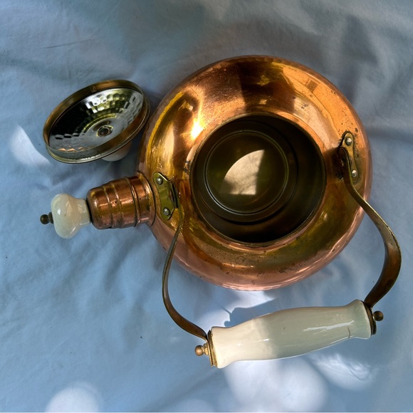 Vintage copper tea pot - Picture 7 of 10